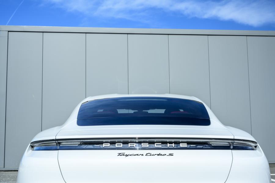 Детали экстерьера Porsche Taycan Turbo S 2020 года  (UK) (фото 31 из 40)